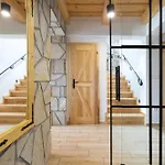 West - Chalet